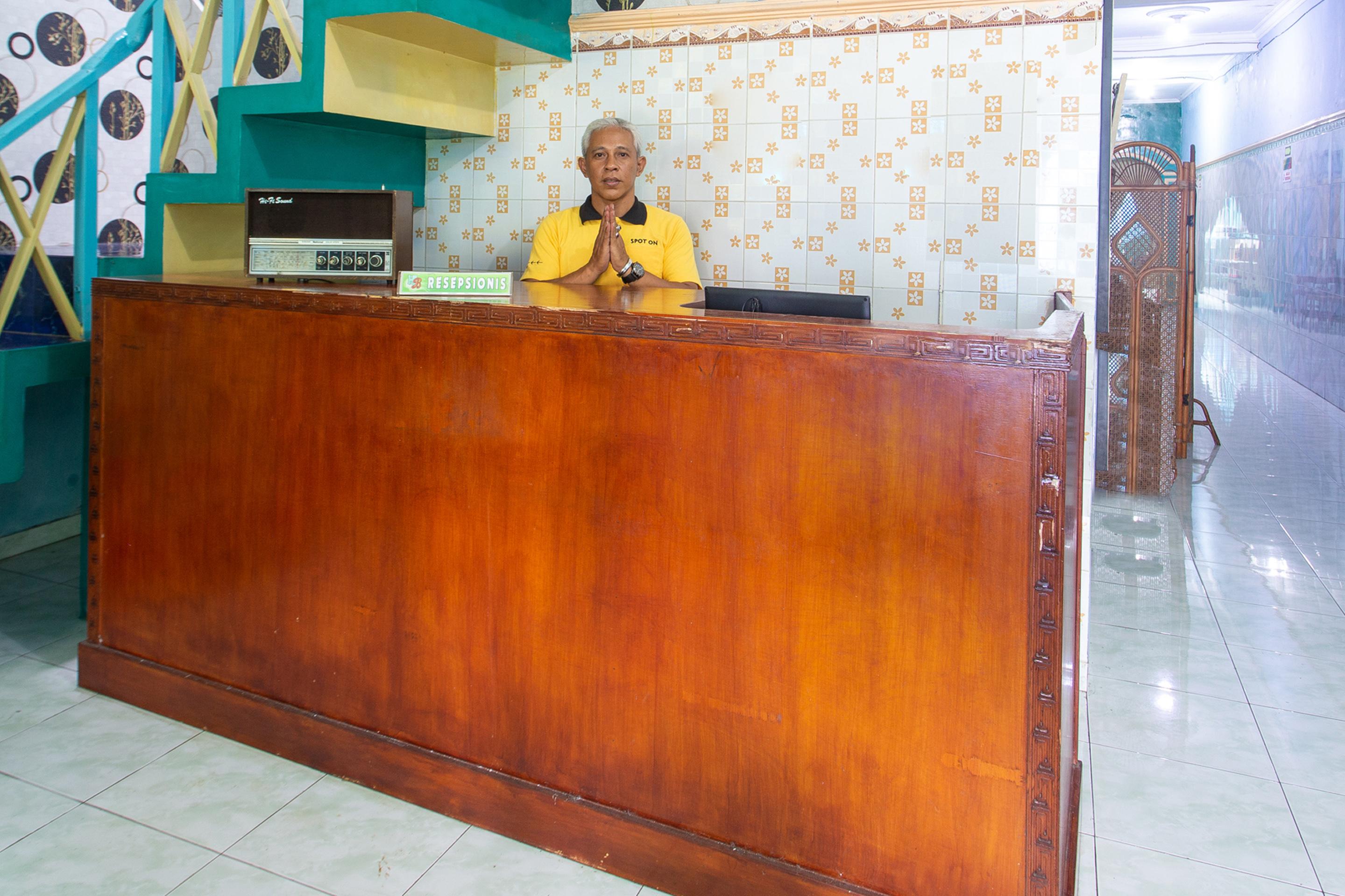 Spot On 2871 Hotel Budi Purwokerto Exterior photo