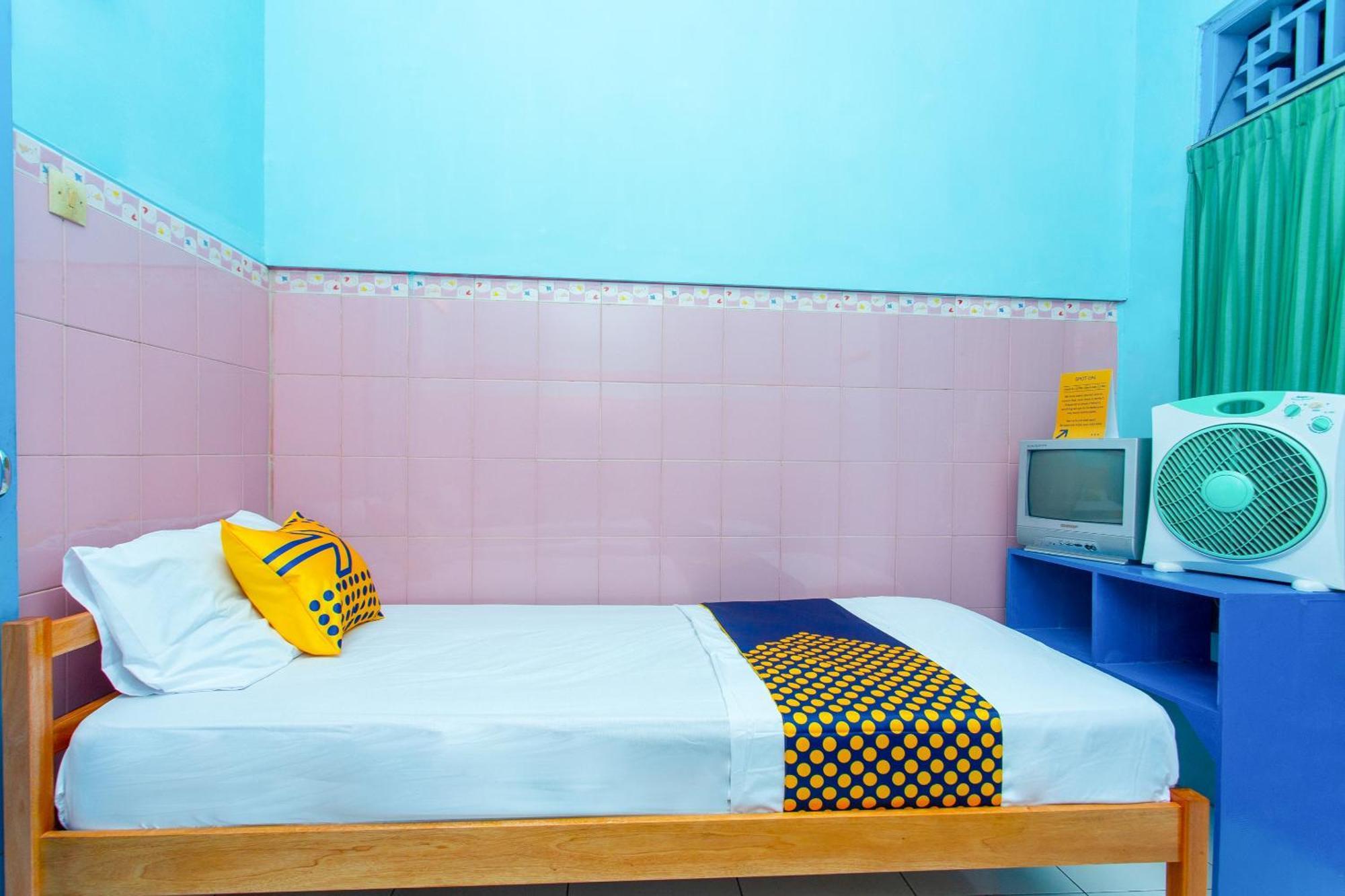 Spot On 2871 Hotel Budi Purwokerto Exterior photo