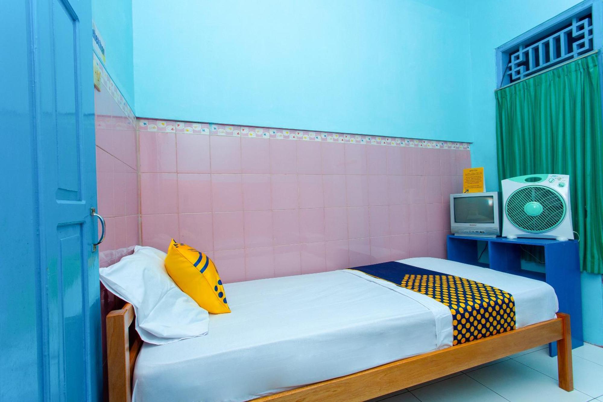 Spot On 2871 Hotel Budi Purwokerto Exterior photo